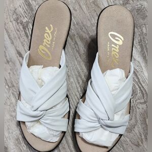 Onex Katya Soft White Leather Wedge Sandal Women's Size 9